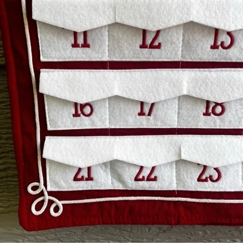 2‎ Felt Christmas Countdown Calendars Santa Claus Merry Xmas Pockets Wood NWT